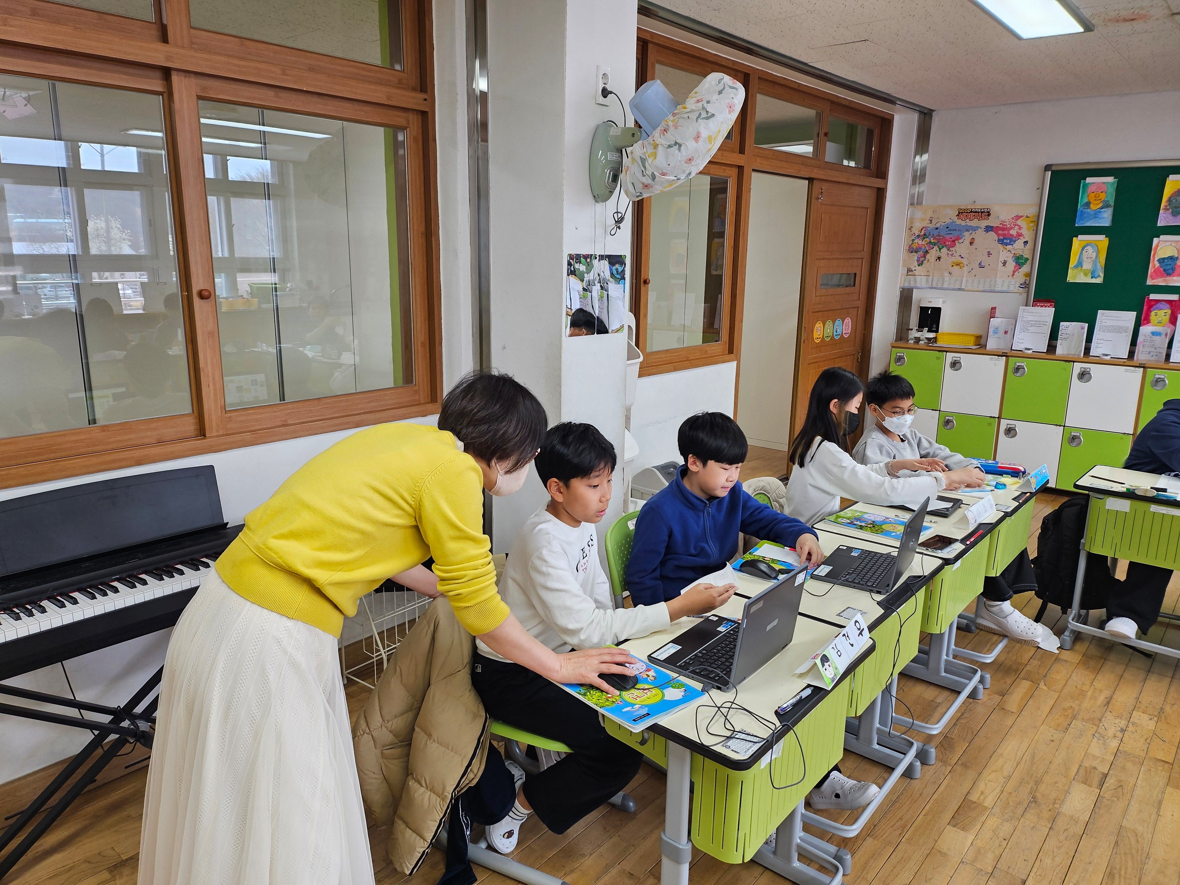 보건수업 사진(6학년).jpg