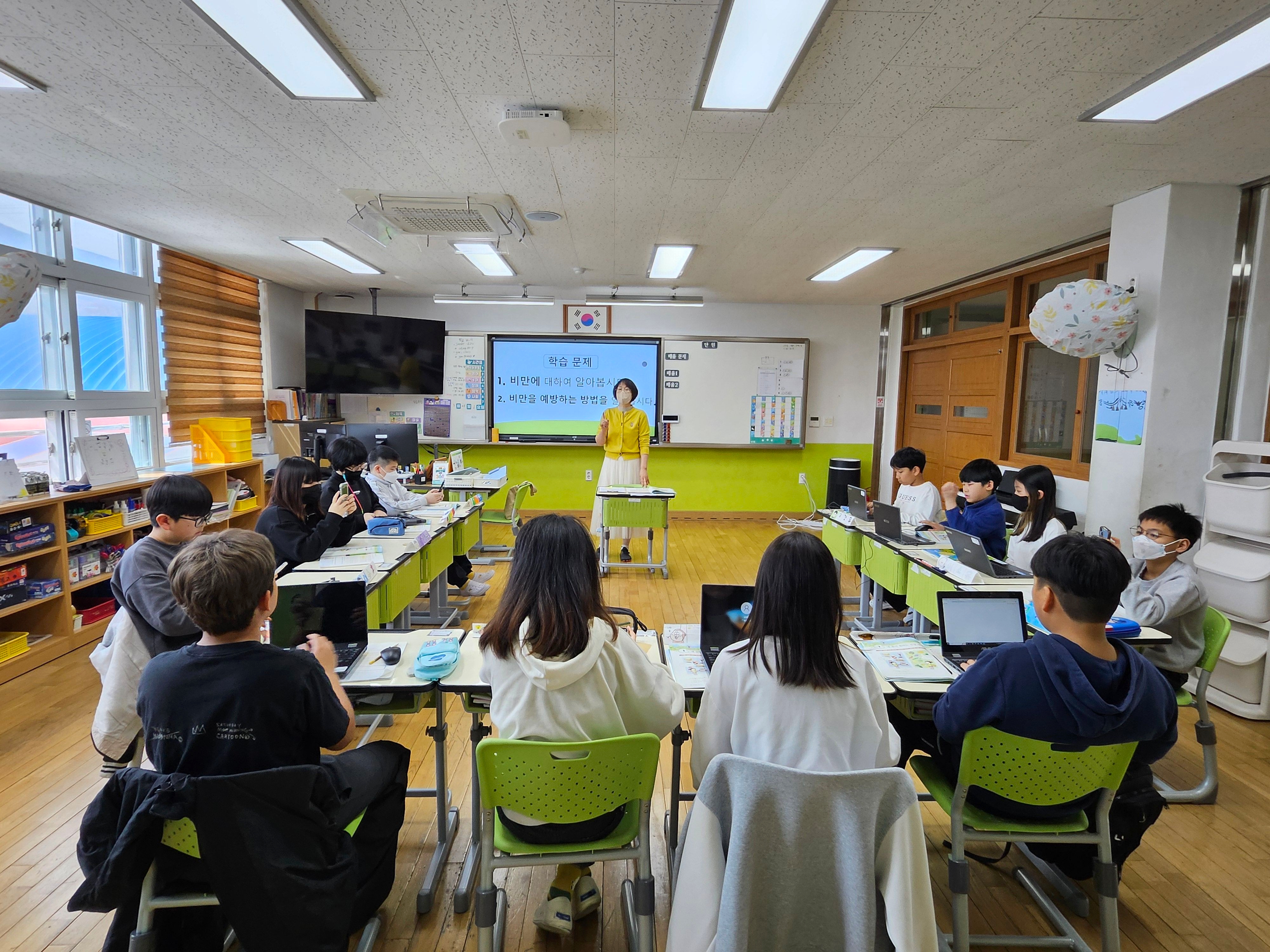 보건수업 전체사진(6학년).jpg