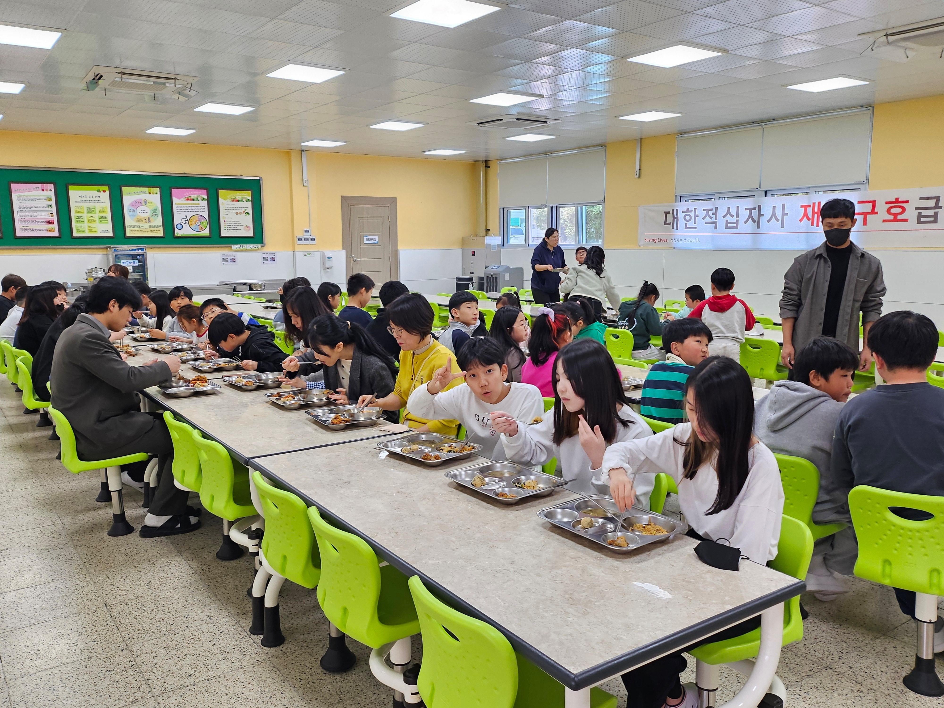 급식소 전체사진.jpg